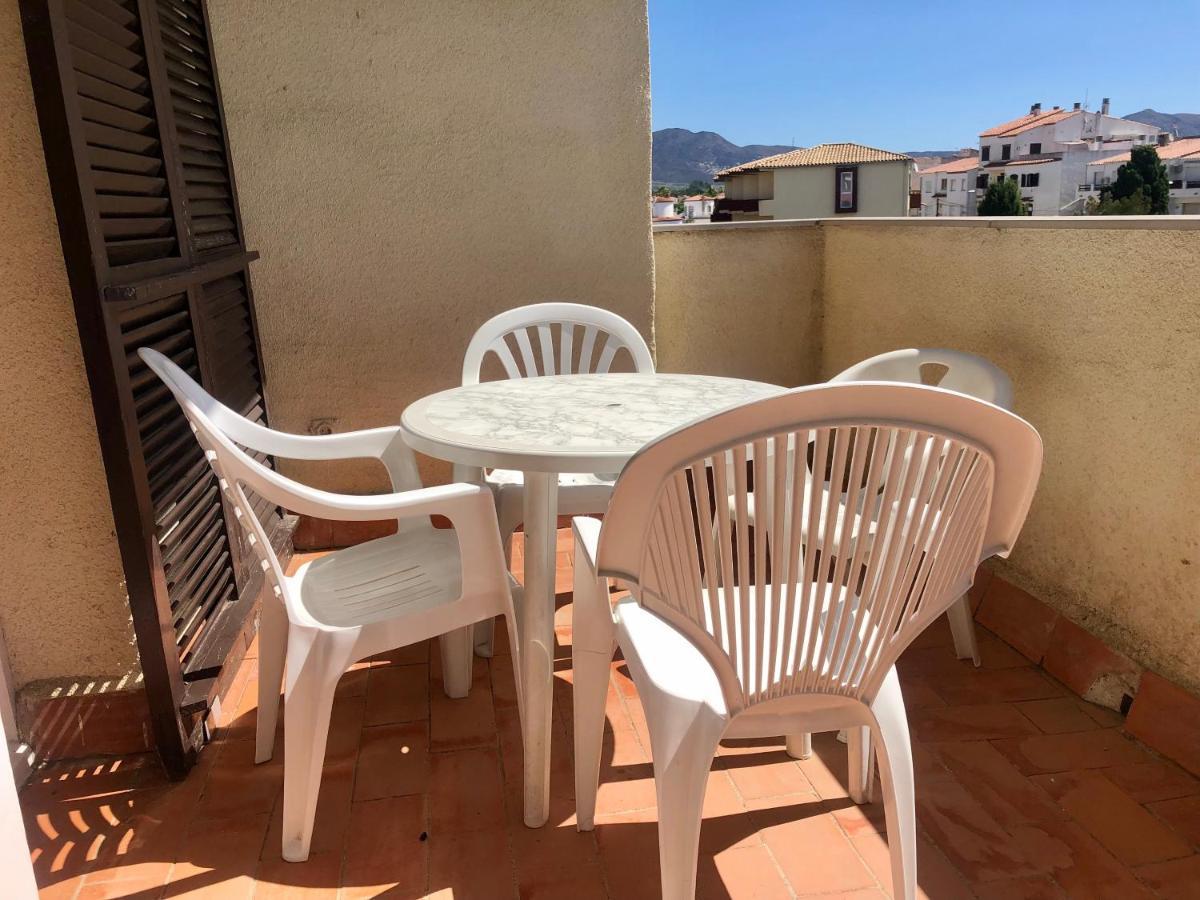 Port Sotavent 2C - Apartamento En La Marina De Empuriabrava - Piscina Comunitaria, - Parking - Vistas Al Canal - Cerca Centro Y Playa Kültér fotó